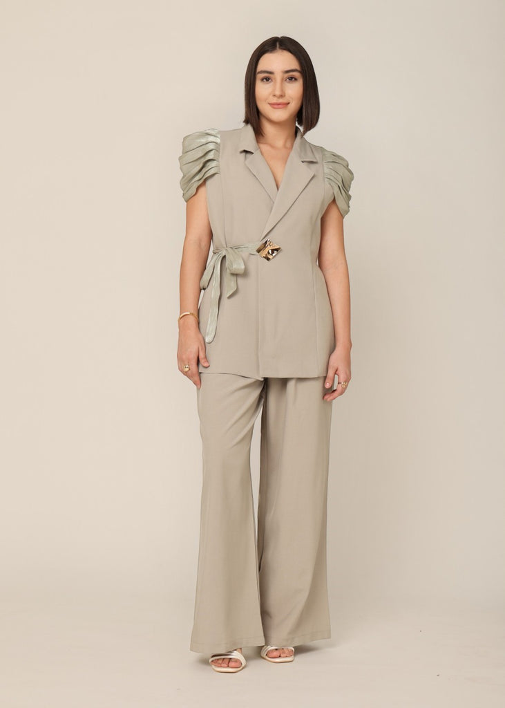Short Sleeves Top And Trousers